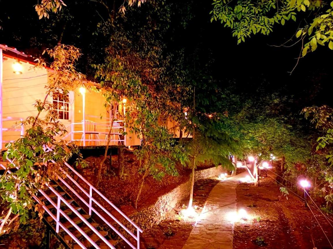 Aaroham Resort, シムラー エクステリア 写真